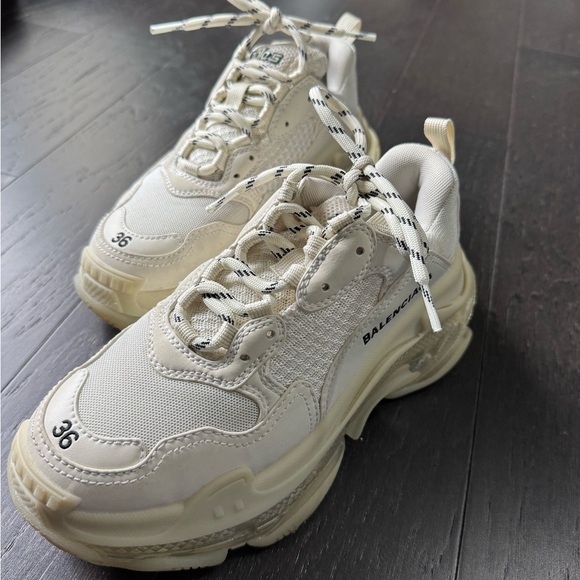 Balenciaga Off-White Chunky Sneakers - Picture 1 of 5